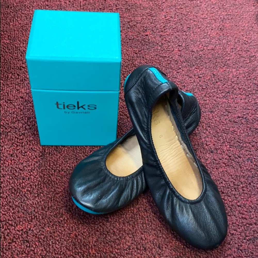 Black Tieks with box